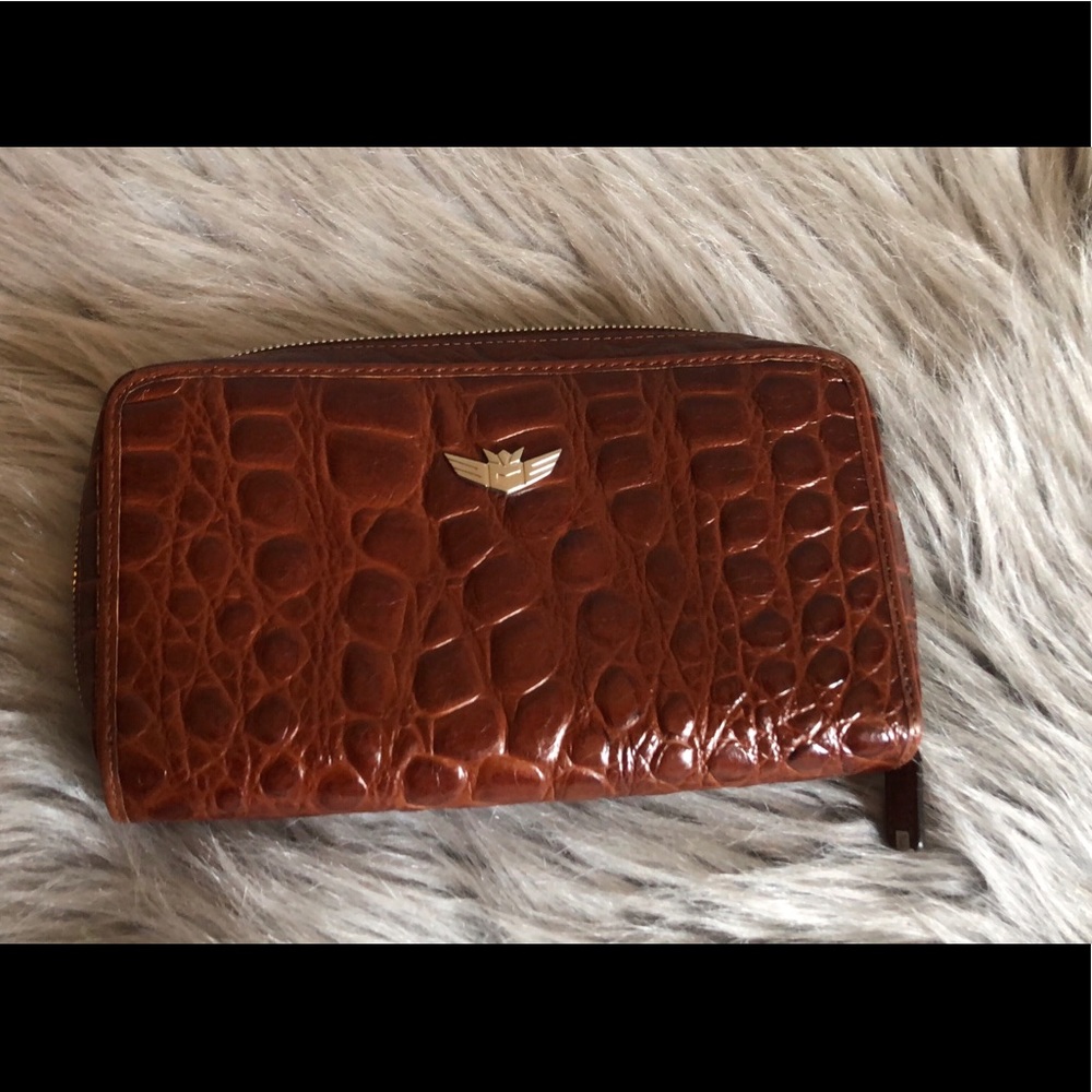 Consuela leather Zipper Wallet